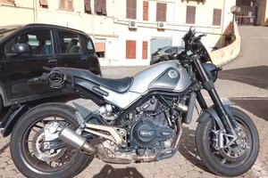 Benelli Leoncino 500 + scarico LeoVince e accessor