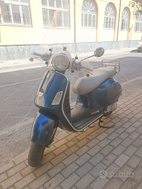 Vespa gts 250