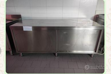 tavolo professionale armadiato in acciaio