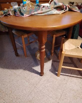 Divano  e tavolo rotondo allungabile