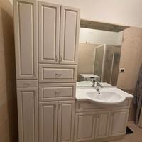 Mobile bagno completo con lavabo e specchio