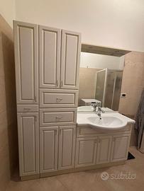 Mobile bagno completo con lavabo e specchio