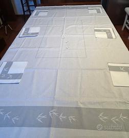 Tovaglia rettangolare con rondini stile minimal