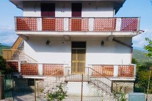 Villa indipendente con terreno