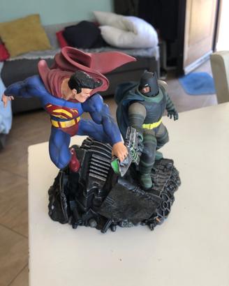 Statua resina Batman vs Superman