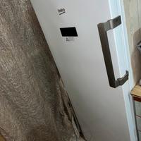 Congelatore Verticale Beko 214L