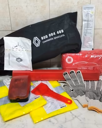 Accessori Kit Soccorso Emergenza Renault  +  Borsa