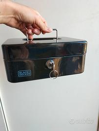 Porta valori con chiave