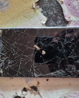 0526-Smartphone Apple iPhone 6 A1586