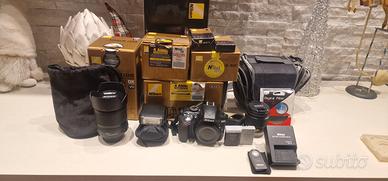 Reflex Nikon D3300 2 obiettivi 2 Batterie Flash ec