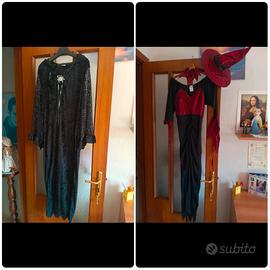 Vestiti di halloween Morticia Addams e la strega