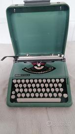 macchina da scrivere Olivetti 