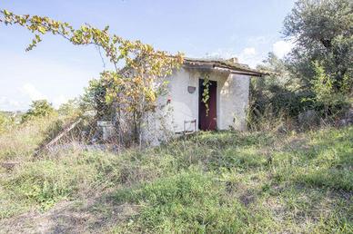 RUSTICO A PALOMBARA SABINA