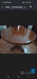 Tavolo in legno rotondo vintage