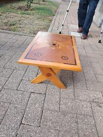 Tavolino in legno pregiato noce