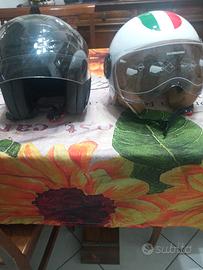 2 caschi per scooter 