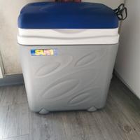 Frigorifero portatile con presa elettrica per auto