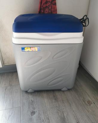Frigorifero portatile con presa elettrica per auto