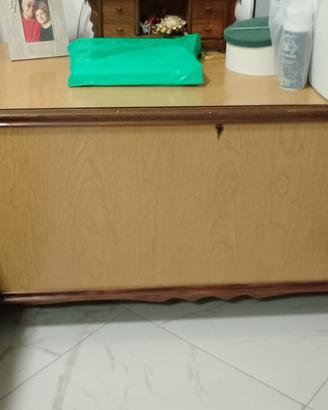 Cassapanca in legno