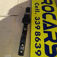 Cerniera vetro laterale Nissan king cab