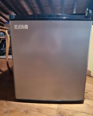 Mini frigorifero CAT QC51 46L – Nuovo