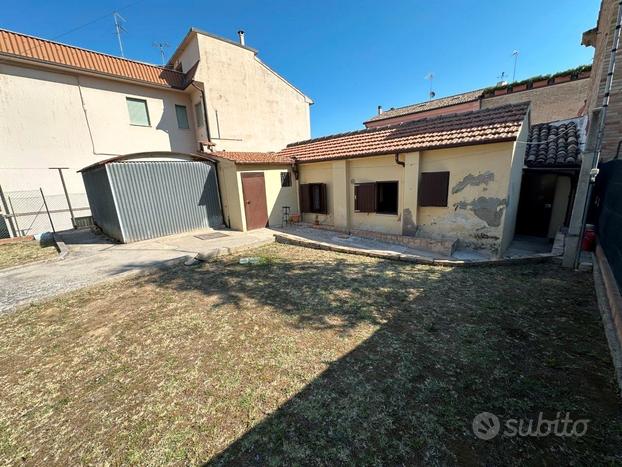 Casa cielo terra con corte e garage