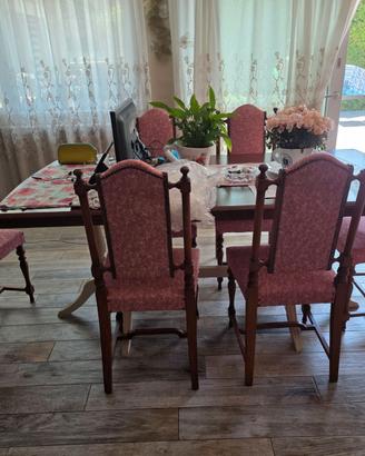 Tavolo e sedie in  noce