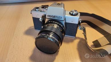 macchina fotografica vintage con obiettivi