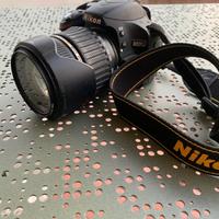 Nikon D3200 con obiettivo Tamron 18-200mm