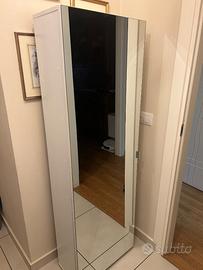 Mobile con specchio a ripiani