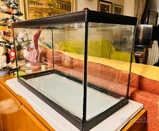 Acquario con filtro e accessori 70 litri