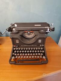 Macchina scrivere OLIVETTI M40