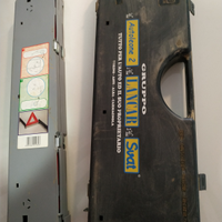 Valigetta con triangolo