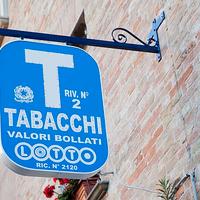 Negozio con attività di tabacchi