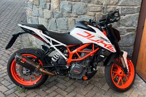 Duke 390
