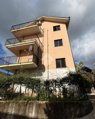 3 LOCALI A CASTIGLIONE DEL GENOVESI