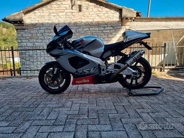 Aprilia RSV mille 2002/03 con accessori