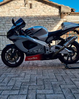 Aprilia RSV mille 2002/03 con accessori