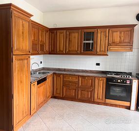 Cucina in legno noce nazionale