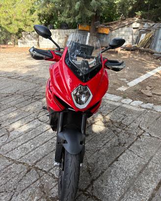 Mv turismo veloce 800 rosso