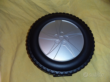 Cassetta attrezzi a forma di pneumatico, nuova