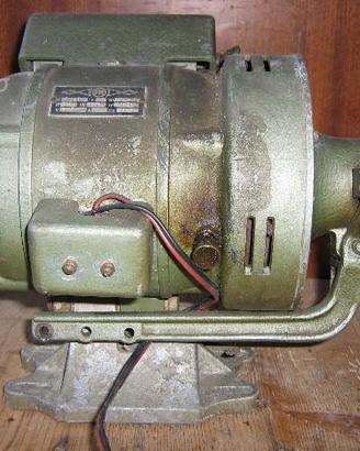 Motore 220 V con frizione