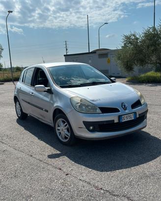 Clio 3 Le Iene  1.2 75cv manuale
