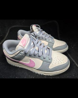 Scarpe Nike Dunk donna 37

Ottime Nike