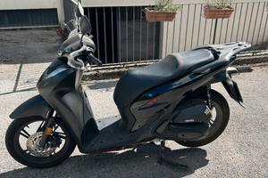Honda SH 125 SPORT
