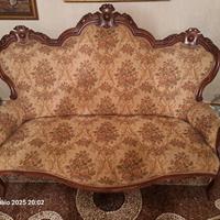 divani e sedie Luigi Filippo usati e Tavolo