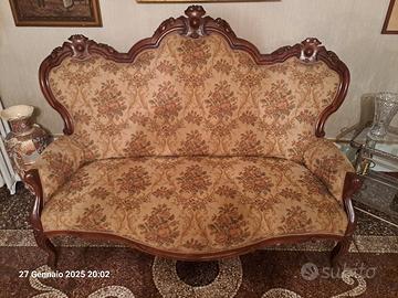 divani e sedie Luigi Filippo usati e Tavolo