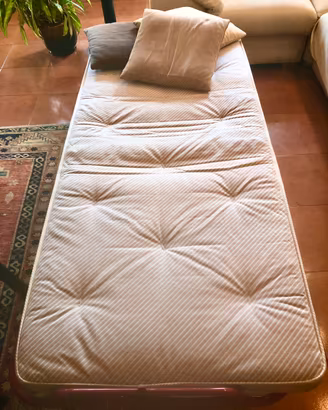 Letto singolo pieghevole con materasso