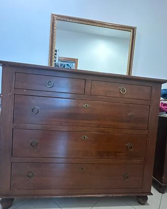 Cassettiera in legno con specchio
