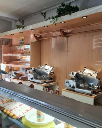 Vendita attrezzatura negozio di alimentari
